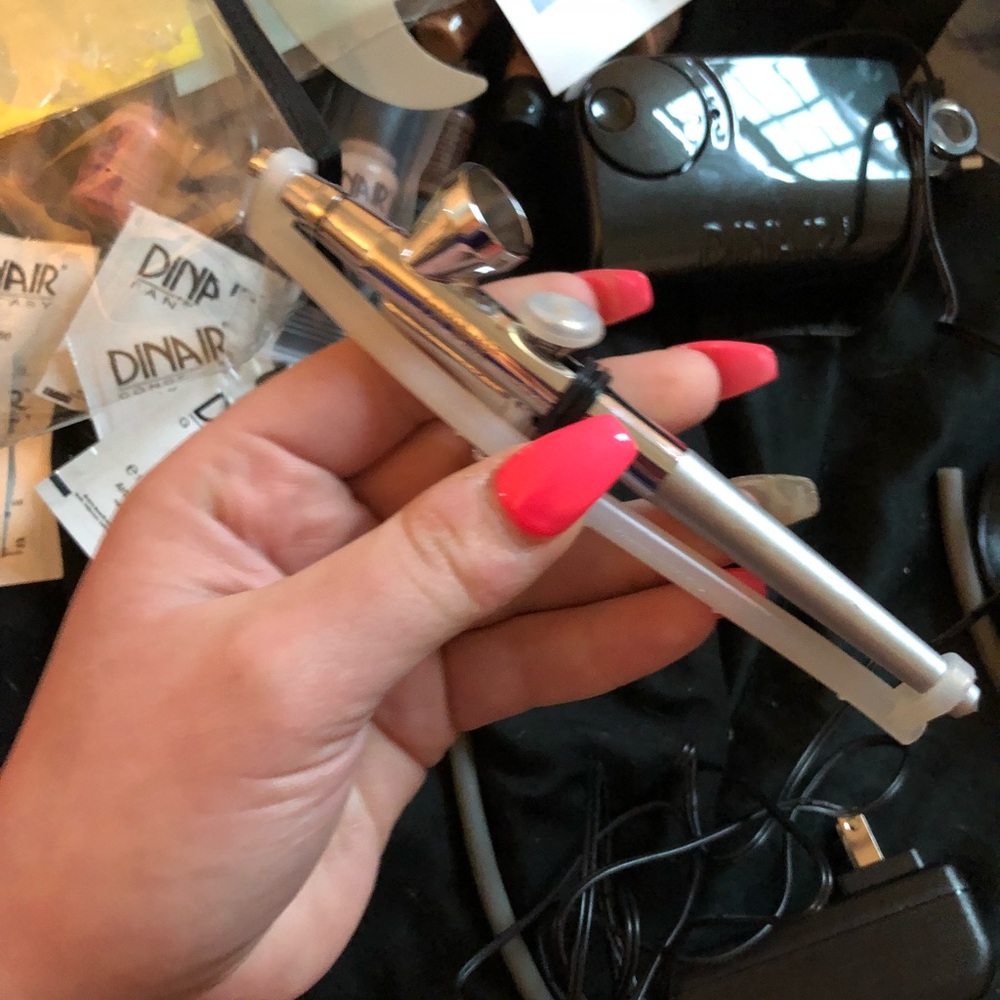 Dinair studio pro airbrush makeup + foundation